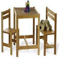 Kindersitzgruppe holz mit einem Holz Kindertisch und Stühlen für Zwei